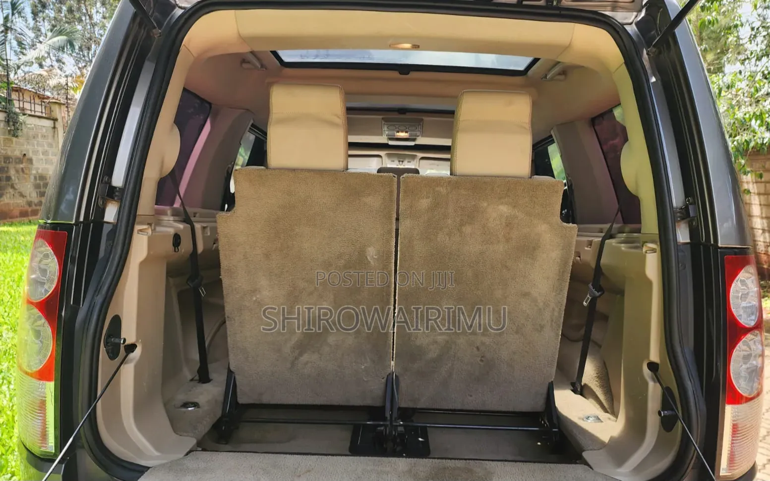 Land Rover Discovery 2010 Beige