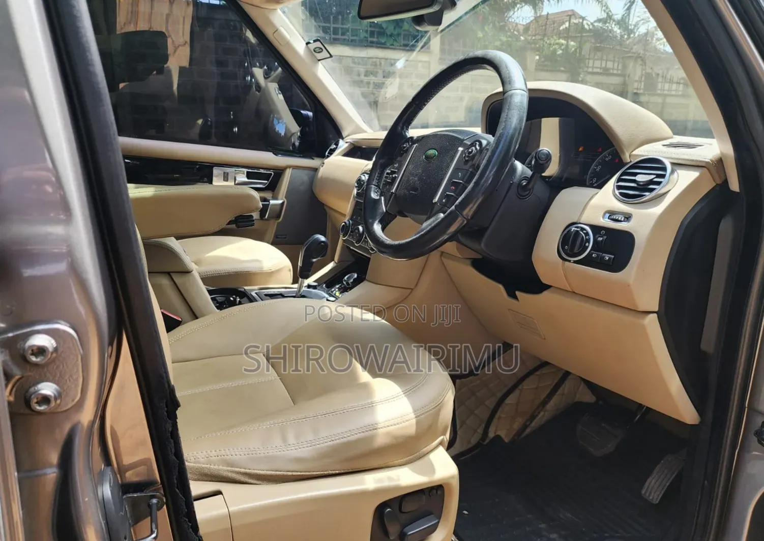 Land Rover Discovery 2010 Beige