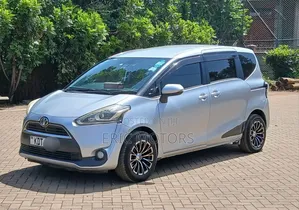 Toyota Sienta 2018 Silver