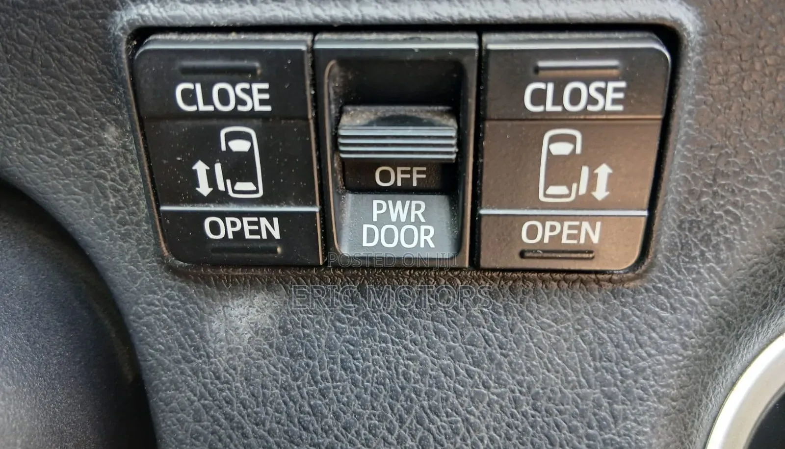 Toyota Sienta 2018 Silver