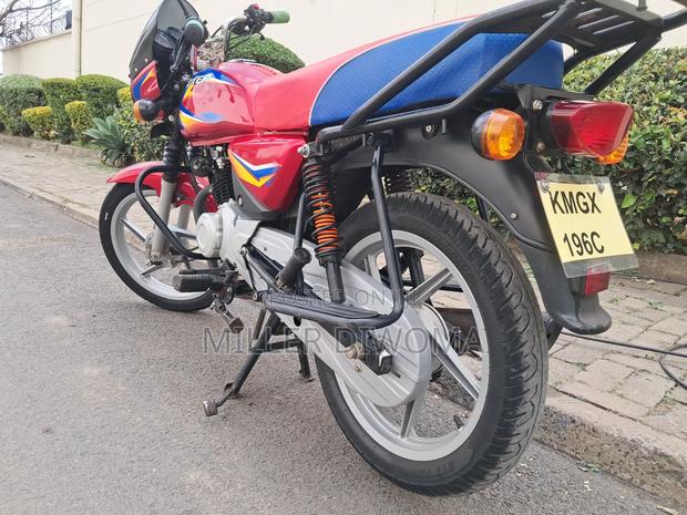 Bajaj Boxer 125 2025 Red - thumbnail 2
