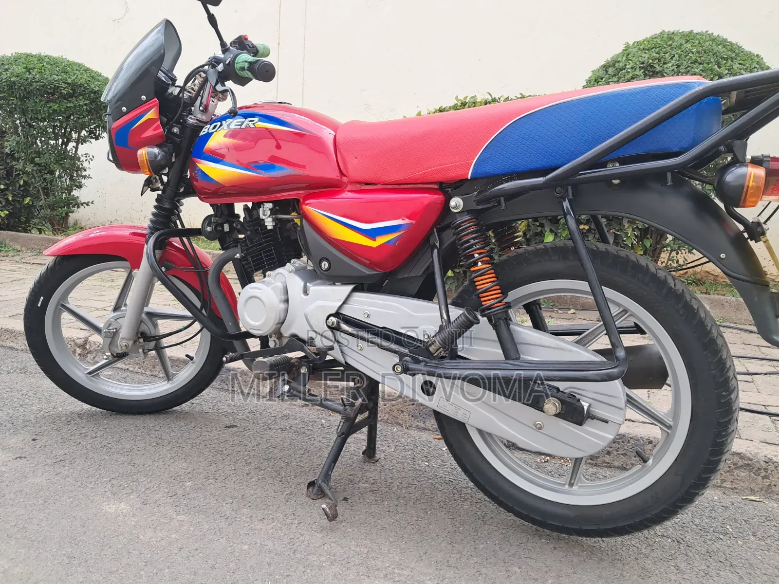 Bajaj Boxer 125 2025 Red