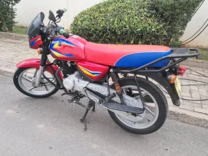 Bajaj Boxer 125 2025 Red