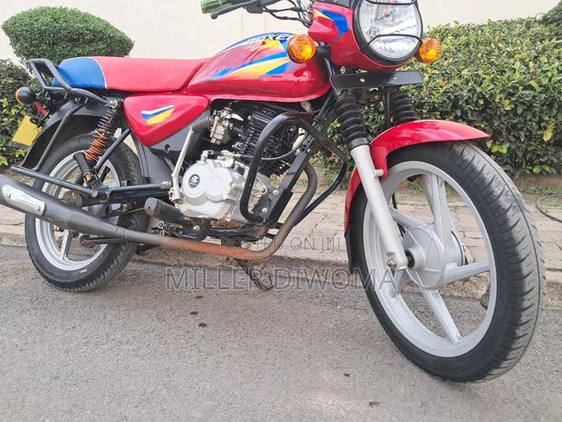 Bajaj Boxer 125 2025 Red - thumbnail 12