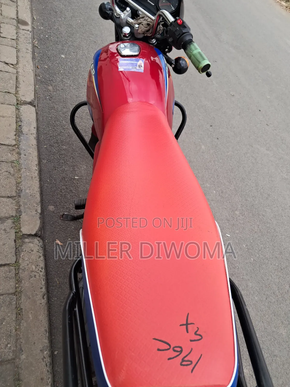 Bajaj Boxer 125 2025 Red