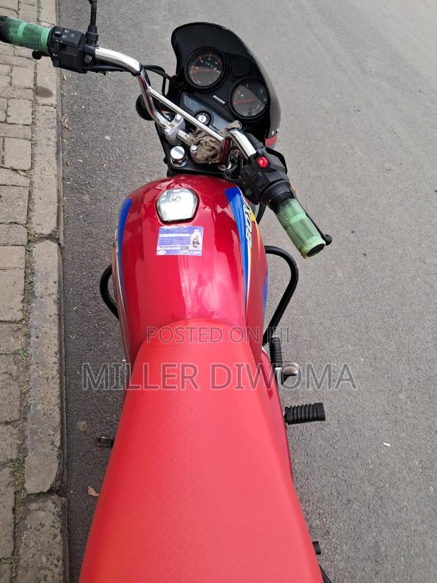 Bajaj Boxer 125 2025 Red - thumbnail 17
