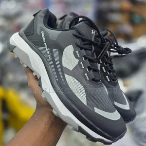 Under Armour Sneakers
