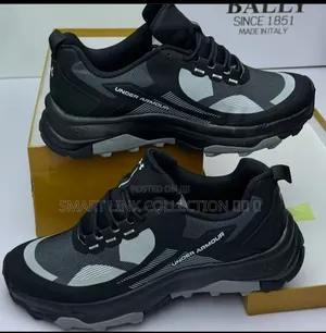 Under Armour Sneakers