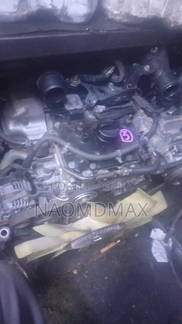 Complete Engine 4jk1 Top Cover Black - main view