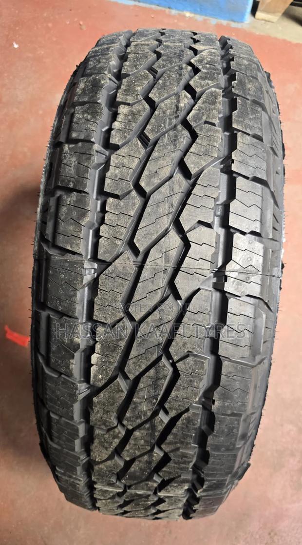 235/60r18 Bridgstone Tyre - thumbnail 2
