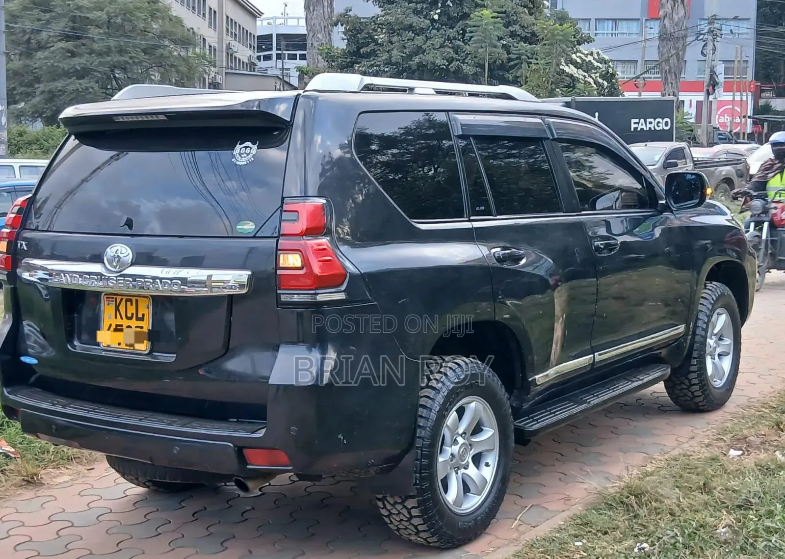 Toyota Land Cruiser Prado 2011 Black