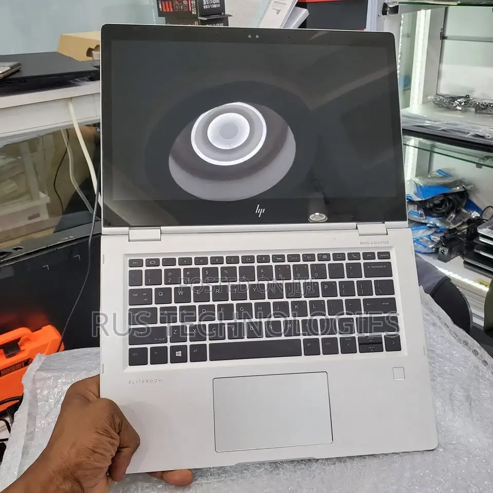 Laptop HP EliteBook 1030 8GB Intel Core i7 SSD 256GB