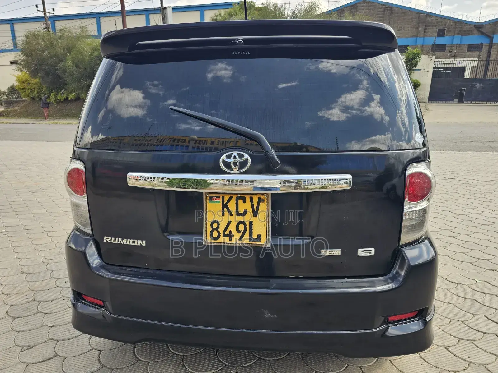 Toyota Corolla Rumion 2012 Black