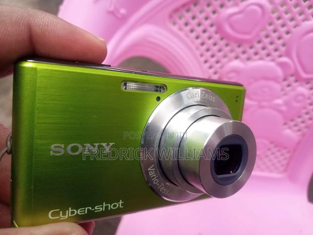 Sony Digital Camera - thumbnail 3
