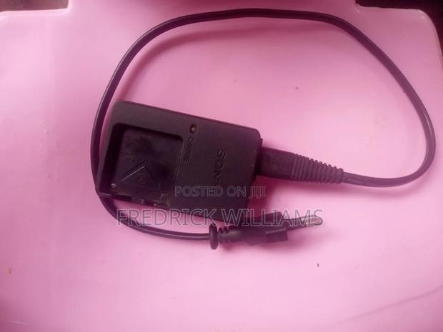 Sony Digital Camera - thumbnail 5
