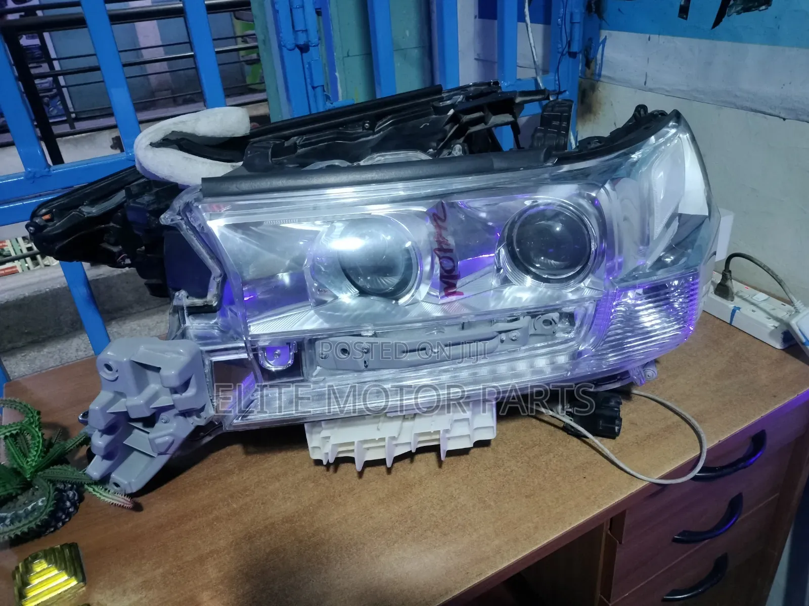 Landcruiser V8 Double Focus Headlight