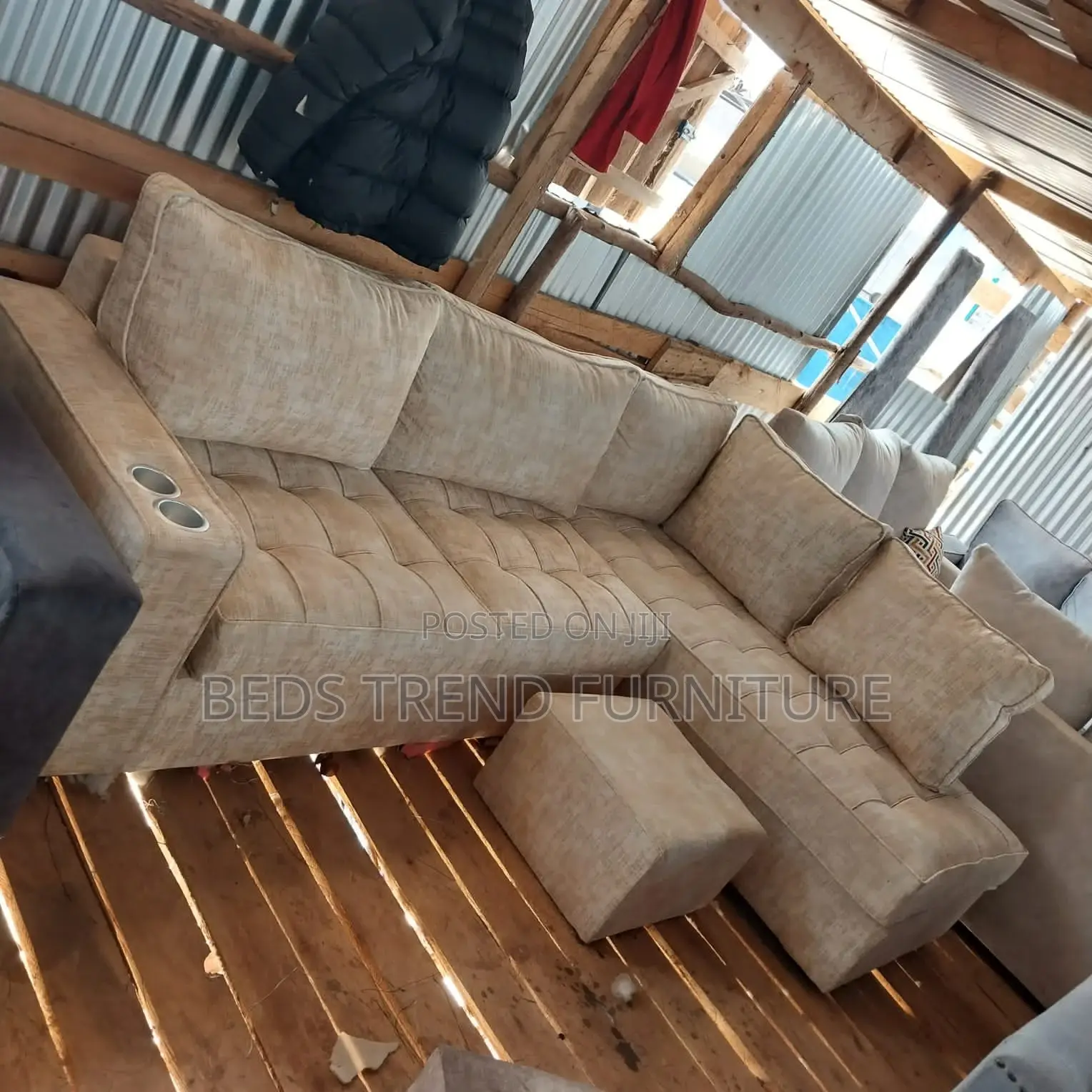 6-Seater L Seat Sofa Beige Tufted With Cup Holders