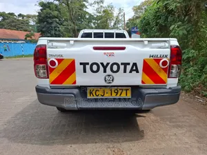 Toyota Hilux 2016 White