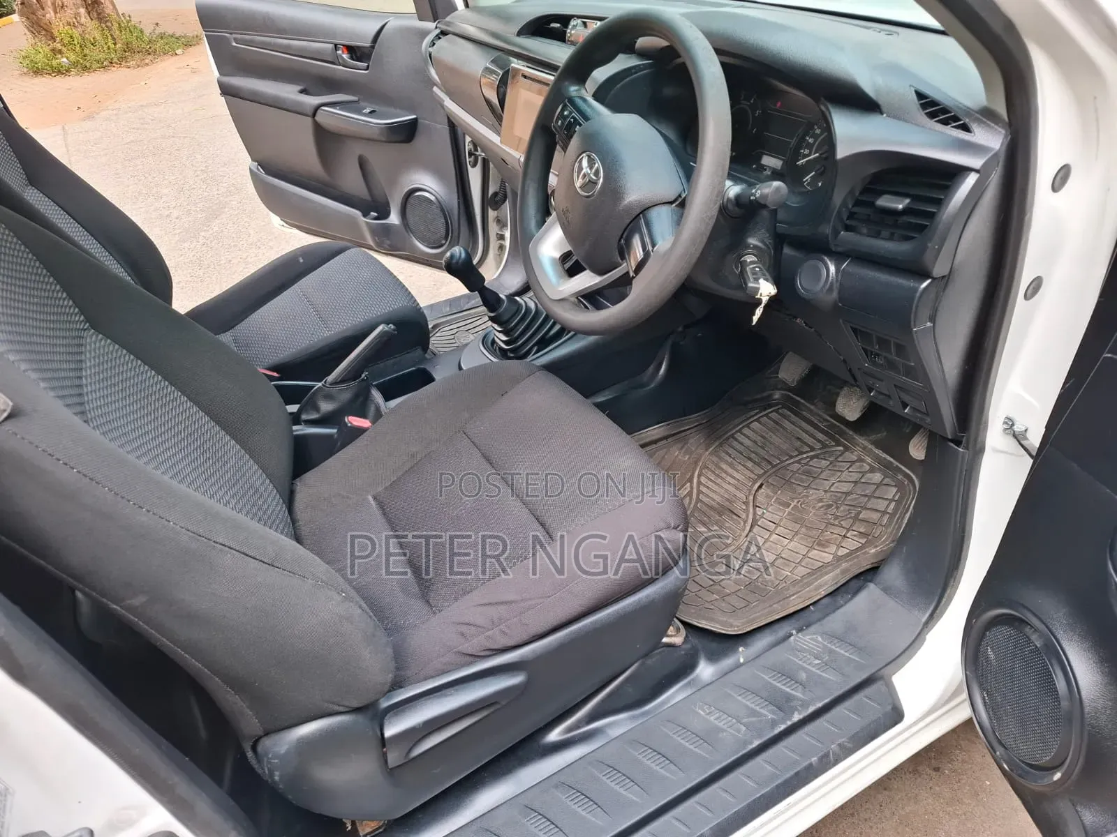 Toyota Hilux 2016 White