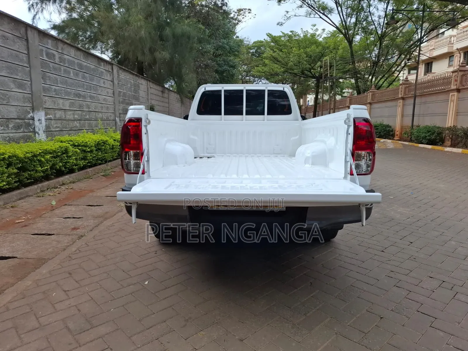 Toyota Hilux 2016 White