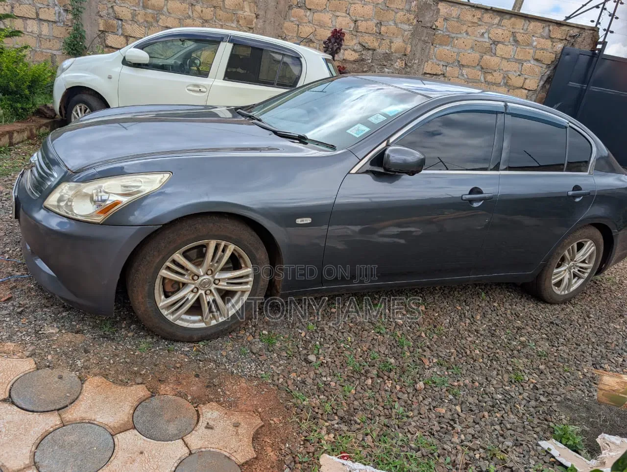 Nissan Skyline 2011 Gray