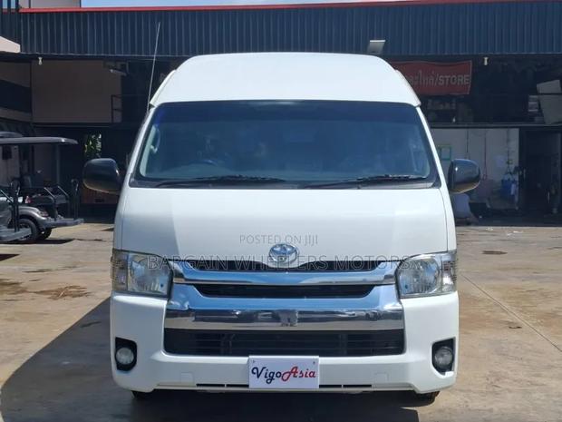 Toyota Grand HiAce 2019 White