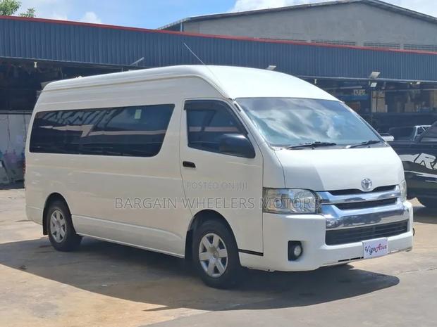 Toyota Grand HiAce 2019 White - thumbnail 2