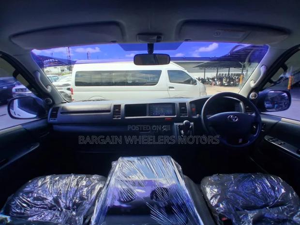 Toyota Grand HiAce 2019 White - thumbnail 5