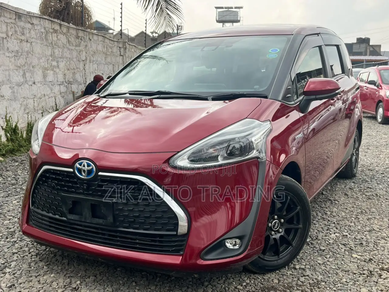 Toyota Sienta 2019 Red