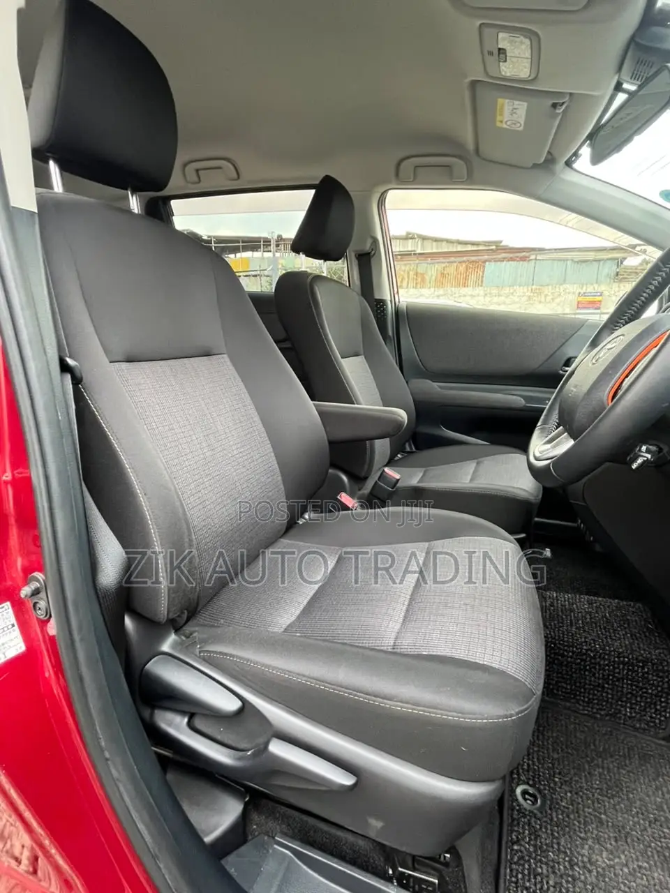 Toyota Sienta 2019 Red