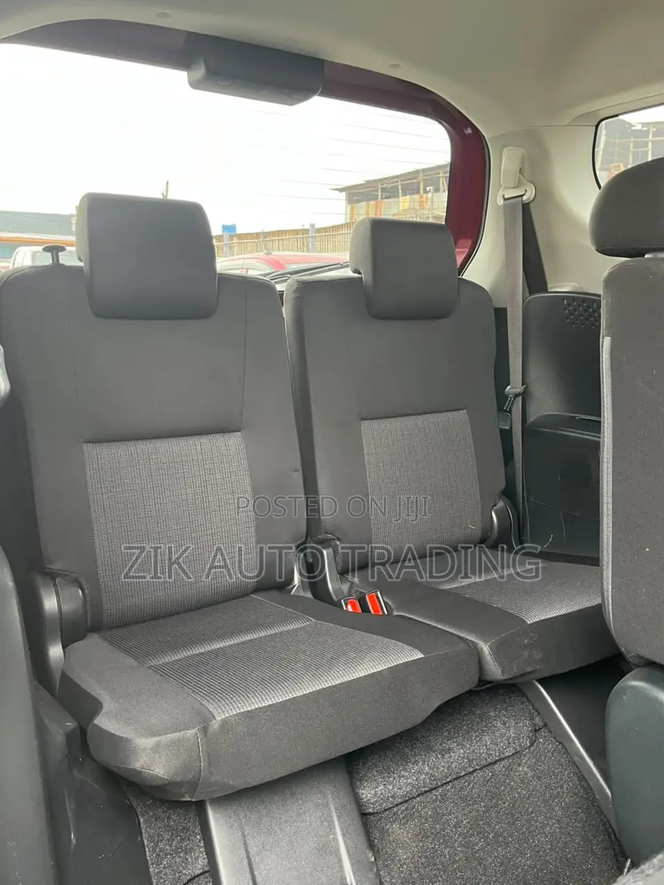 Toyota Sienta 2019 Red