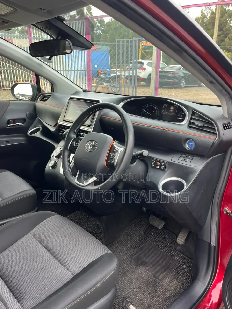 Toyota Sienta 2019 Red