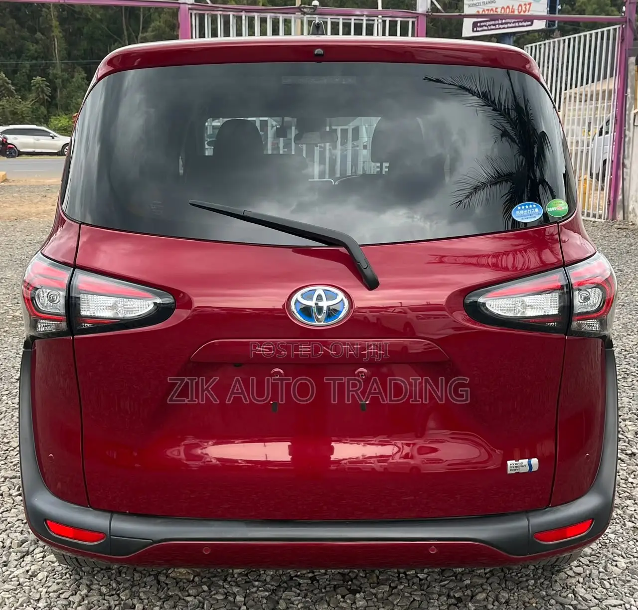Toyota Sienta 2019 Red