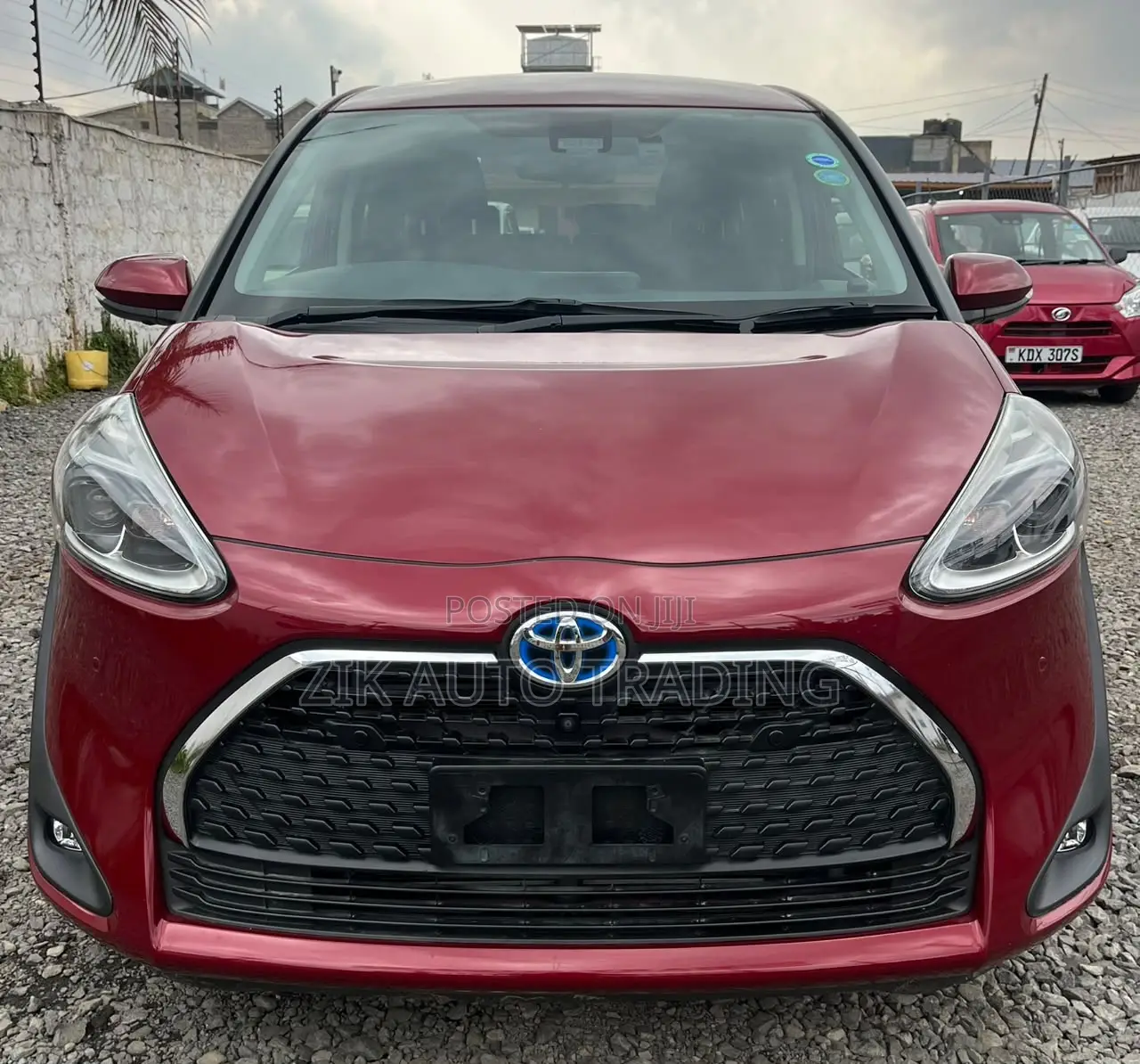 Toyota Sienta 2019 Red