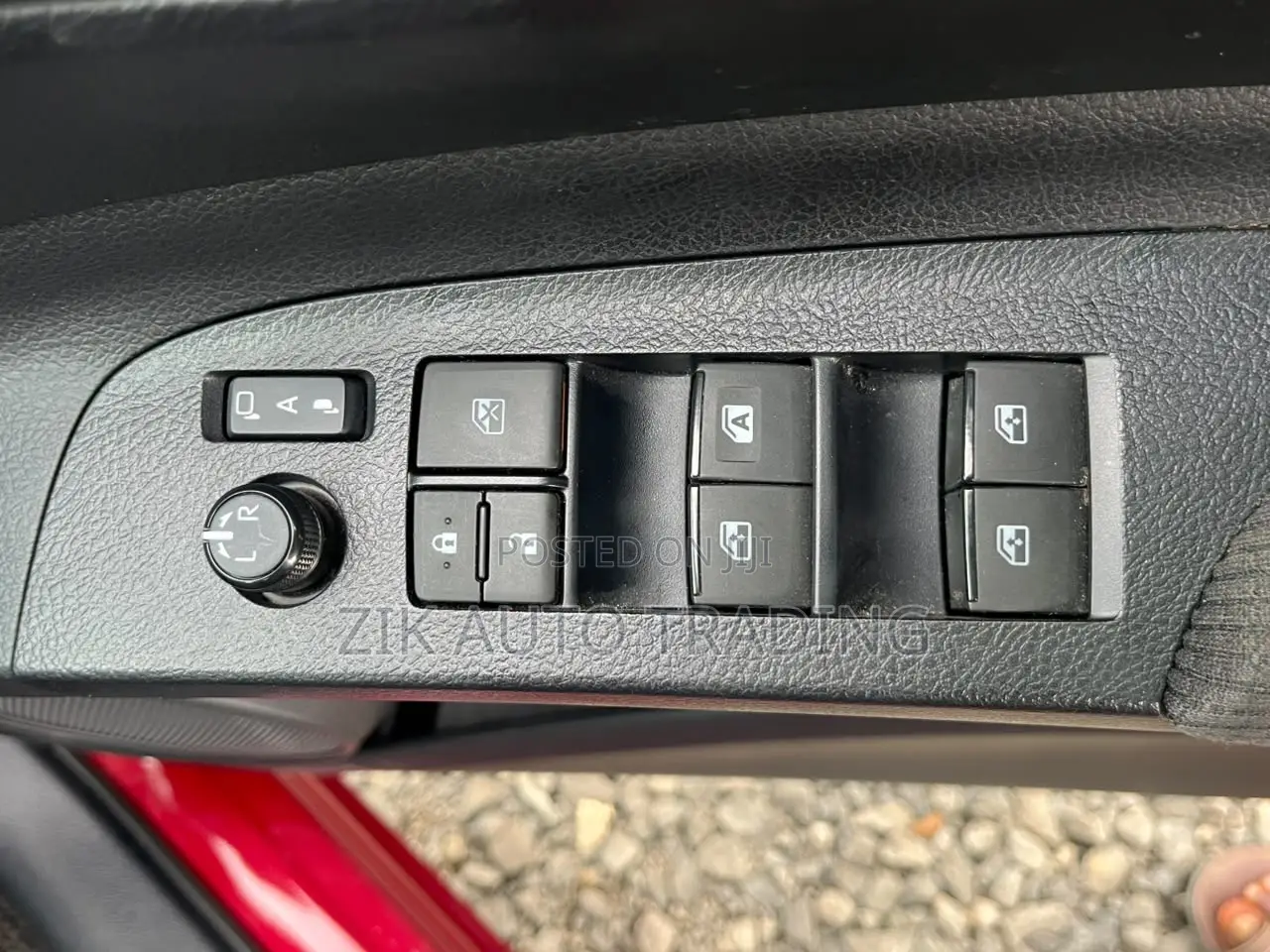 Toyota Sienta 2019 Red