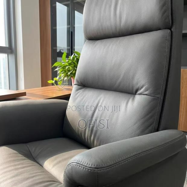 Director's Office Seat - thumbnail 7