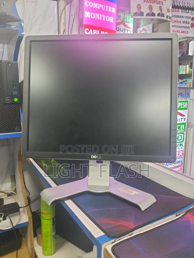 Dell P1914sf Square Monitor With Display Port