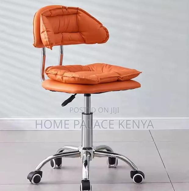 Rolling Stool: Adjustable Beauty Technician Chair