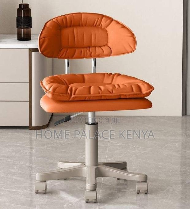 Rolling Stool: Adjustable Beauty Technician Chair - thumbnail 2