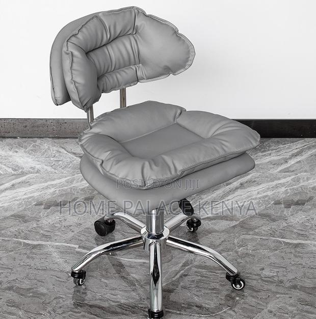 Rolling Stool: Adjustable Beauty Technician Chair - thumbnail 4