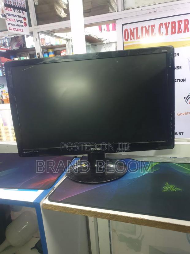 Benq 22 Inches