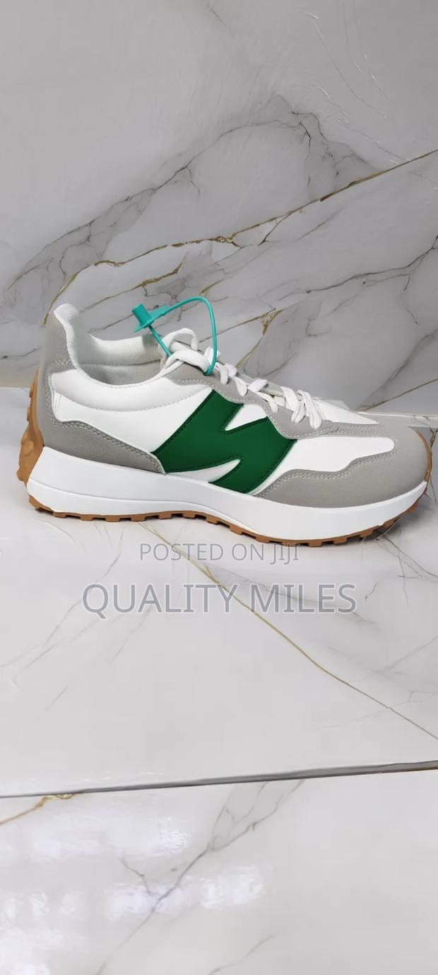 New Balance 327