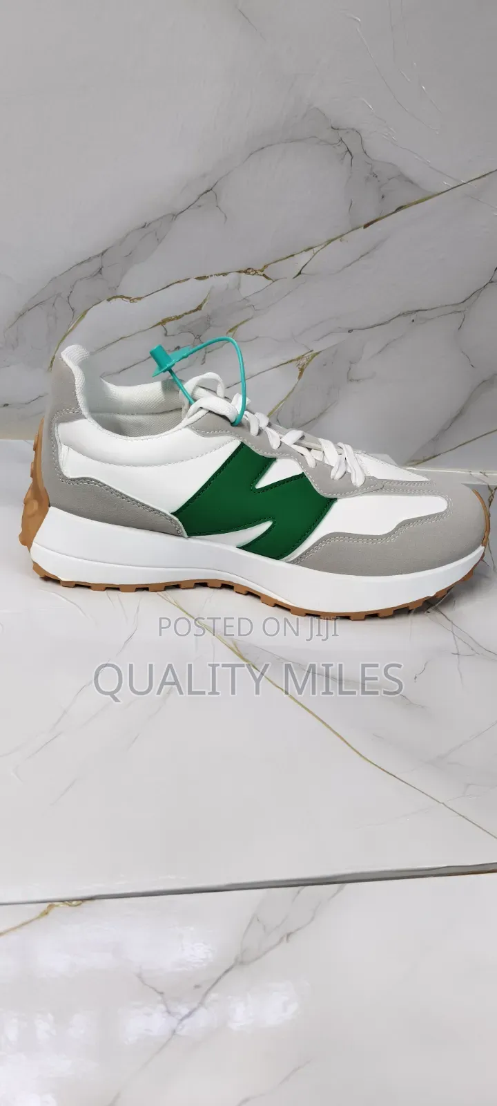 New Balance 327
