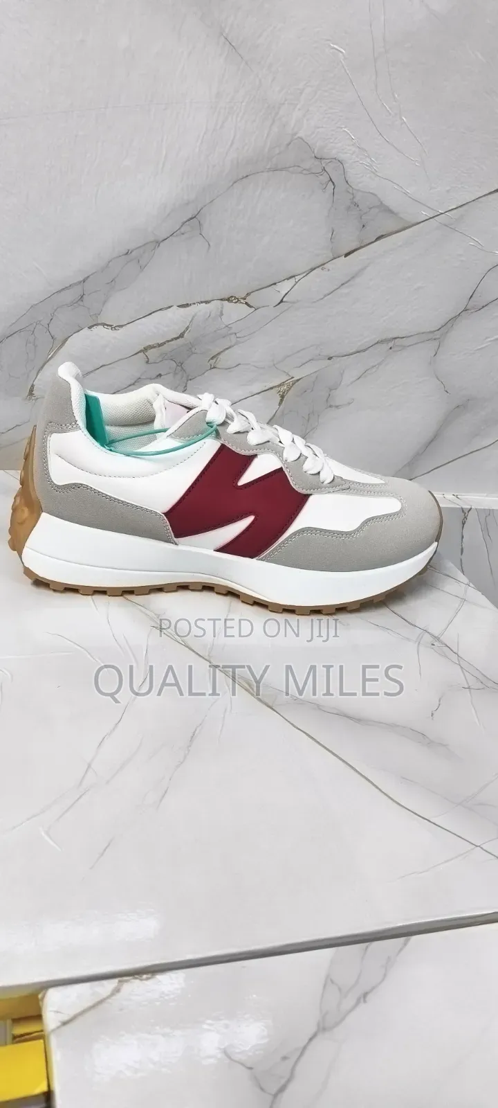 New Balance 327