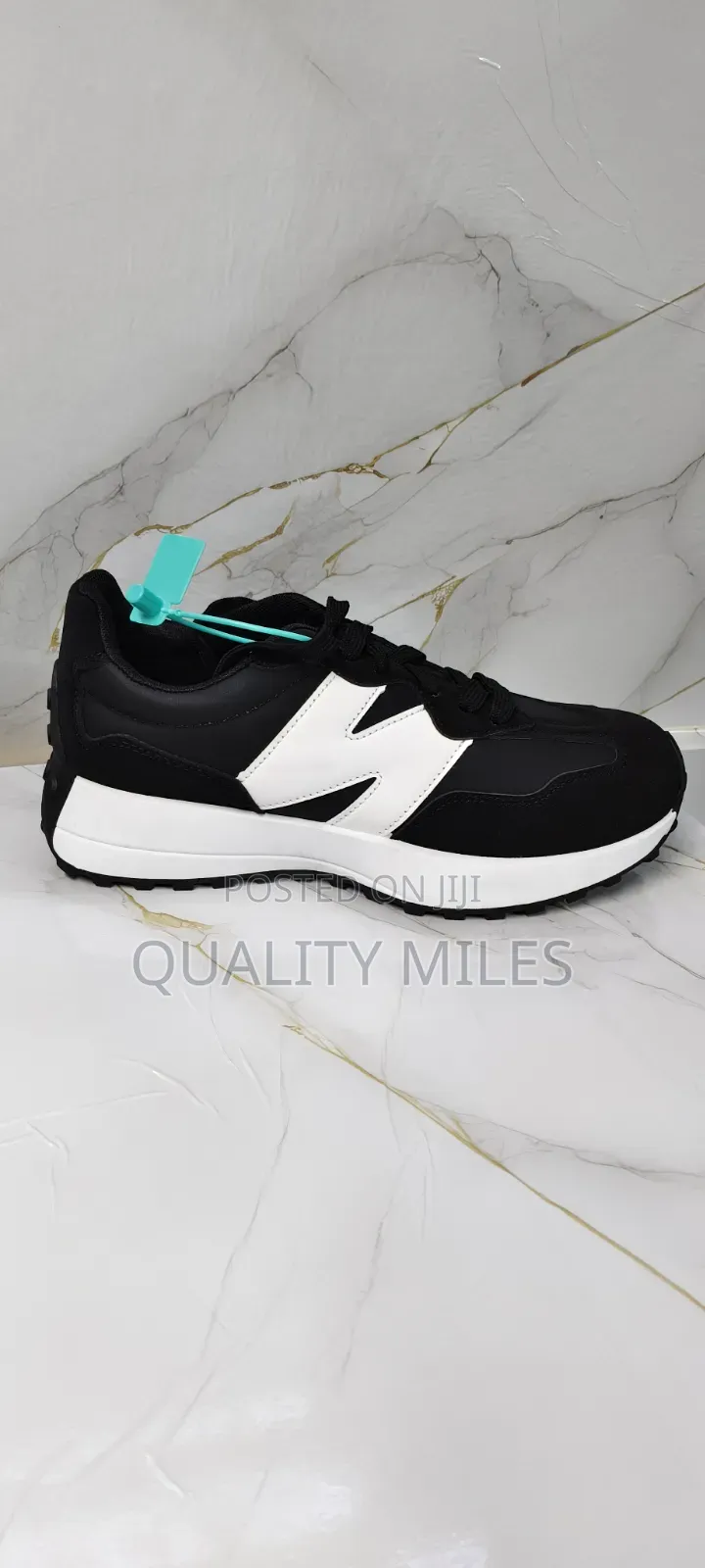 New Balance 327