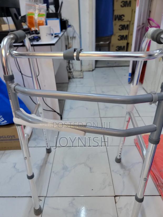Adjustable Wheel Chair Without Wheels - main view