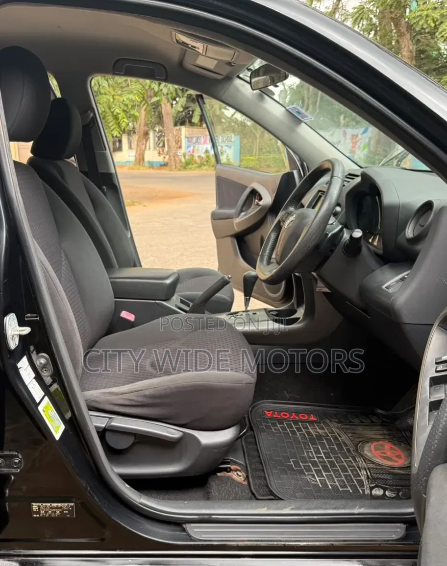 Toyota Vanguard 2013 Black
