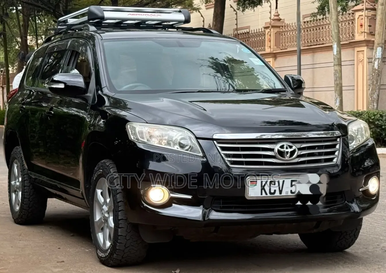 Toyota Vanguard 2013 Black