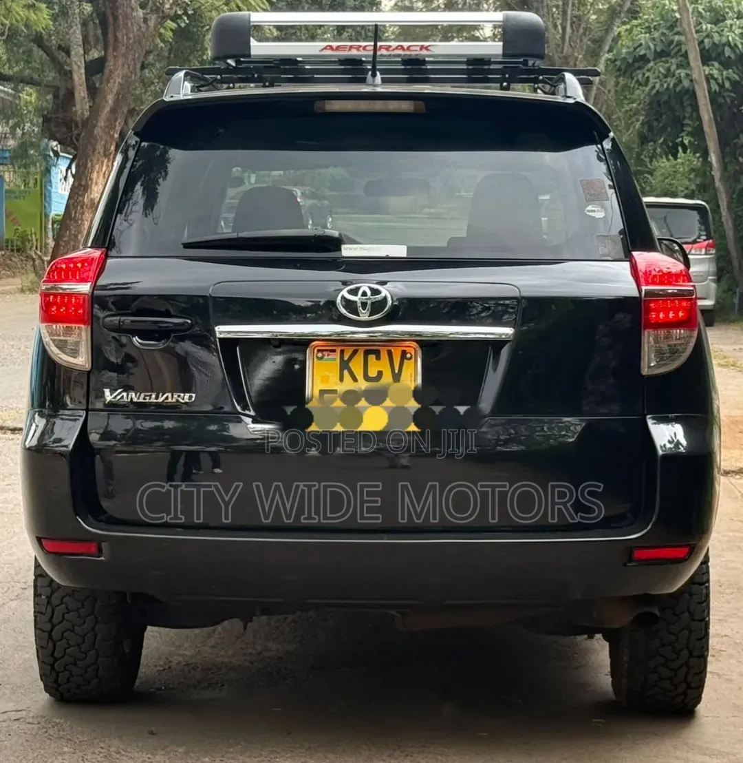 Toyota Vanguard 2013 Black