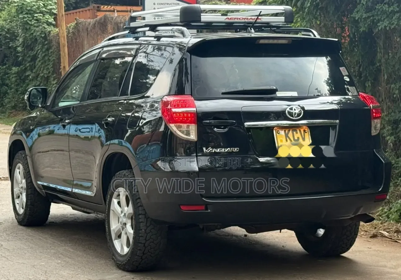 Toyota Vanguard 2013 Black